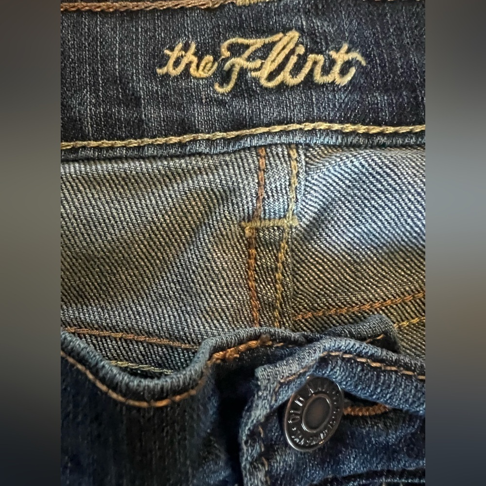 Classic Blue Women's Jeans - Picture 6 of 6